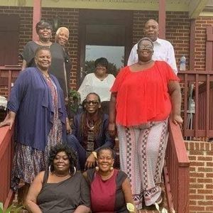 Meet your Posher, April